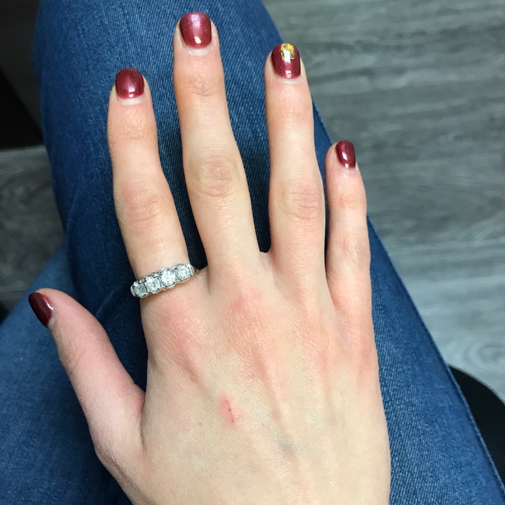 0.89ctw diamond and 14k white gold ring - Picture 2 of 5